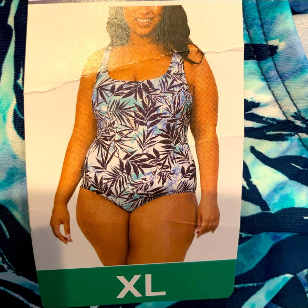 New Ocean Pacific Ladies' Swimsuit 4-Way Stretch Fully Lined. Size XL